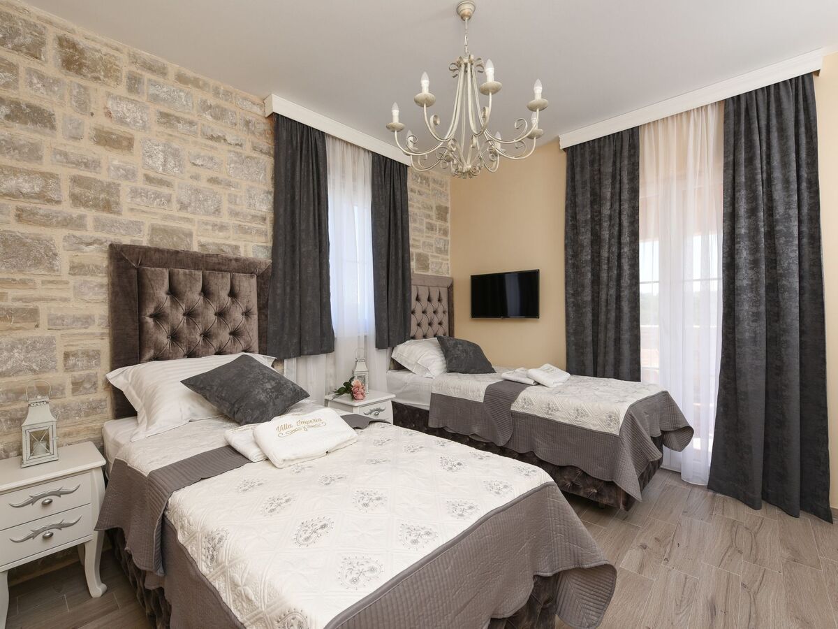 Maison Imperia à Pridraga : piscine chauffée, 8 places - Photo 25