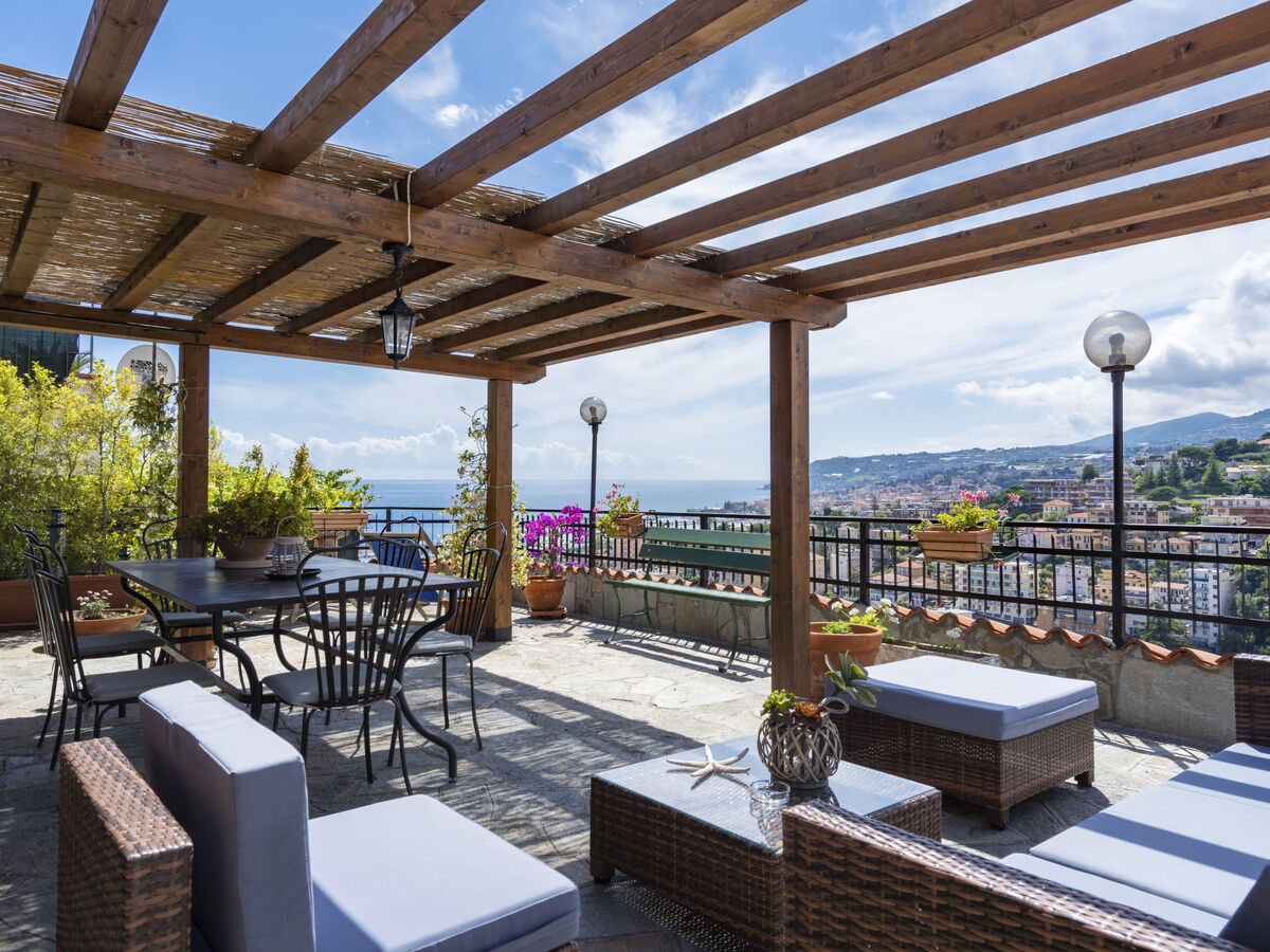 Villa Peiranze – Maison avec terrasse mer à Sanremo - Photo 1