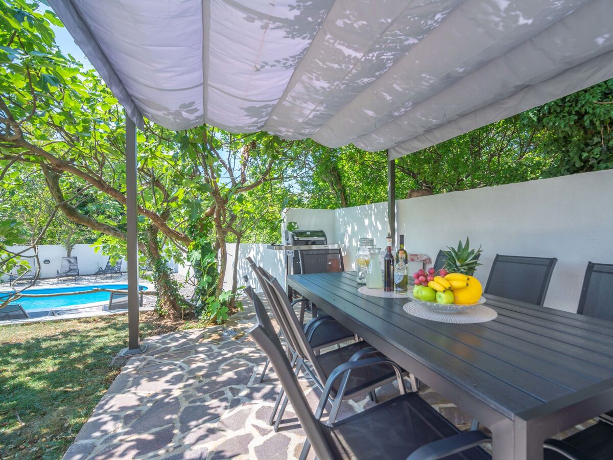 Maison Ivona : piscine privée et terrasse 9 km de la mer - Photo 3