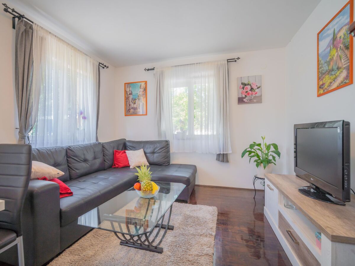 Maison Ivona : piscine privée et terrasse 9 km de la mer - Photo 4