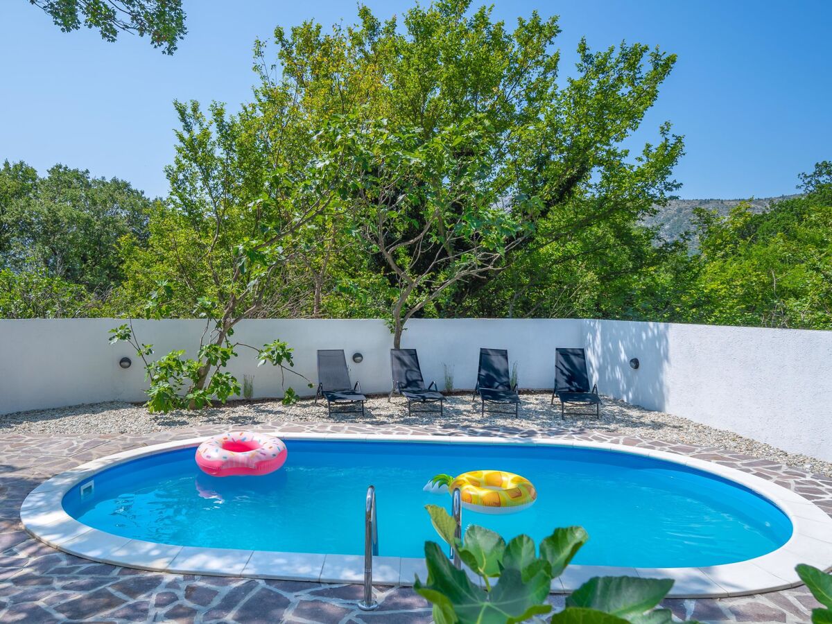 Maison Ivona : piscine privée et terrasse 9 km de la mer - Photo 6