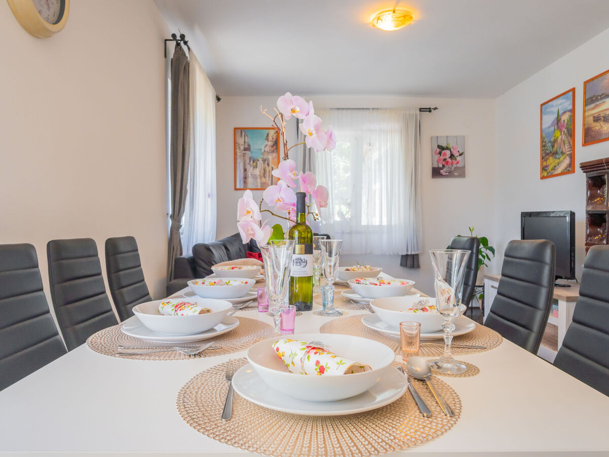 Maison Ivona : piscine privée et terrasse 9 km de la mer - Photo 12