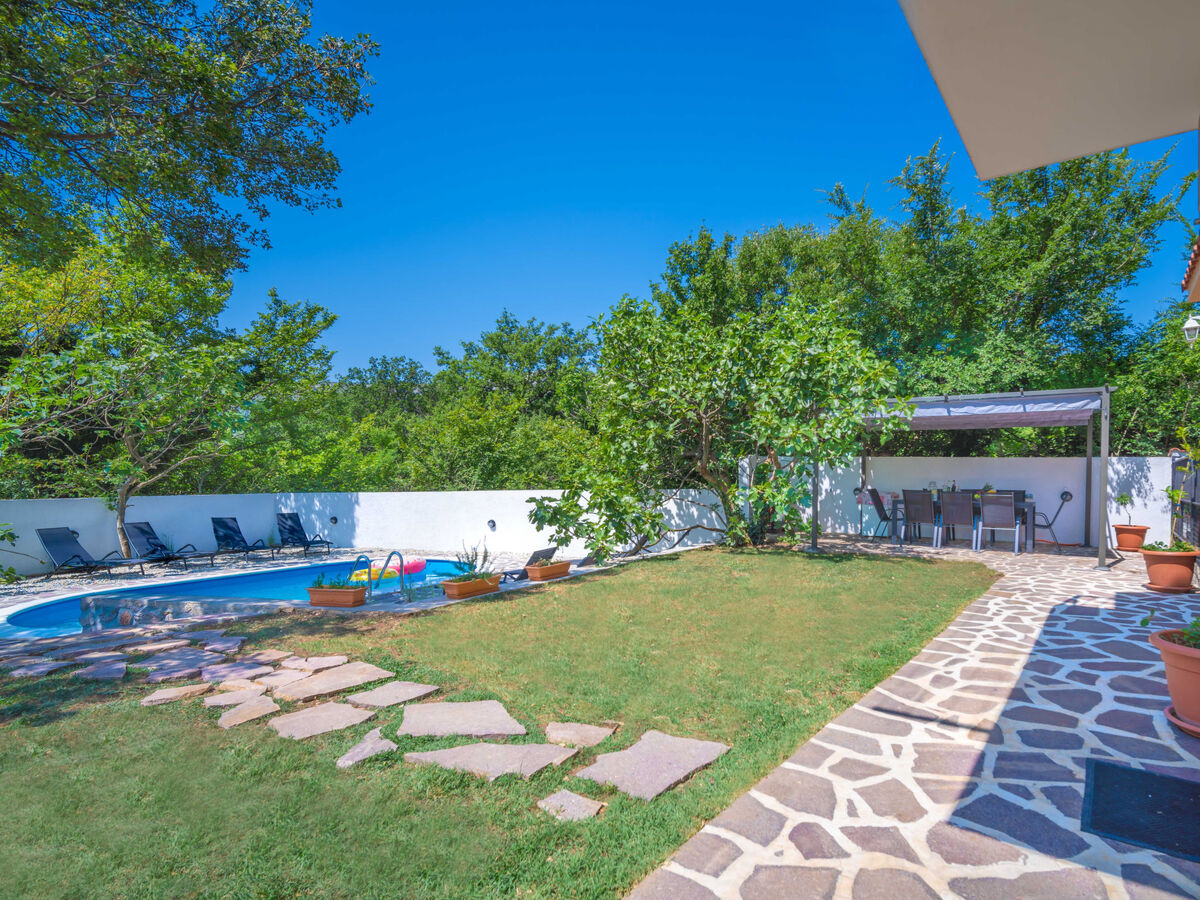 Maison Ivona : piscine privée et terrasse 9 km de la mer - Photo 14