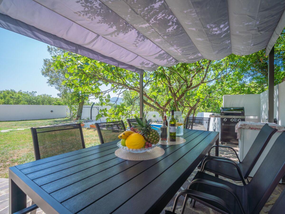 Maison Ivona : piscine privée et terrasse 9 km de la mer - Photo 15