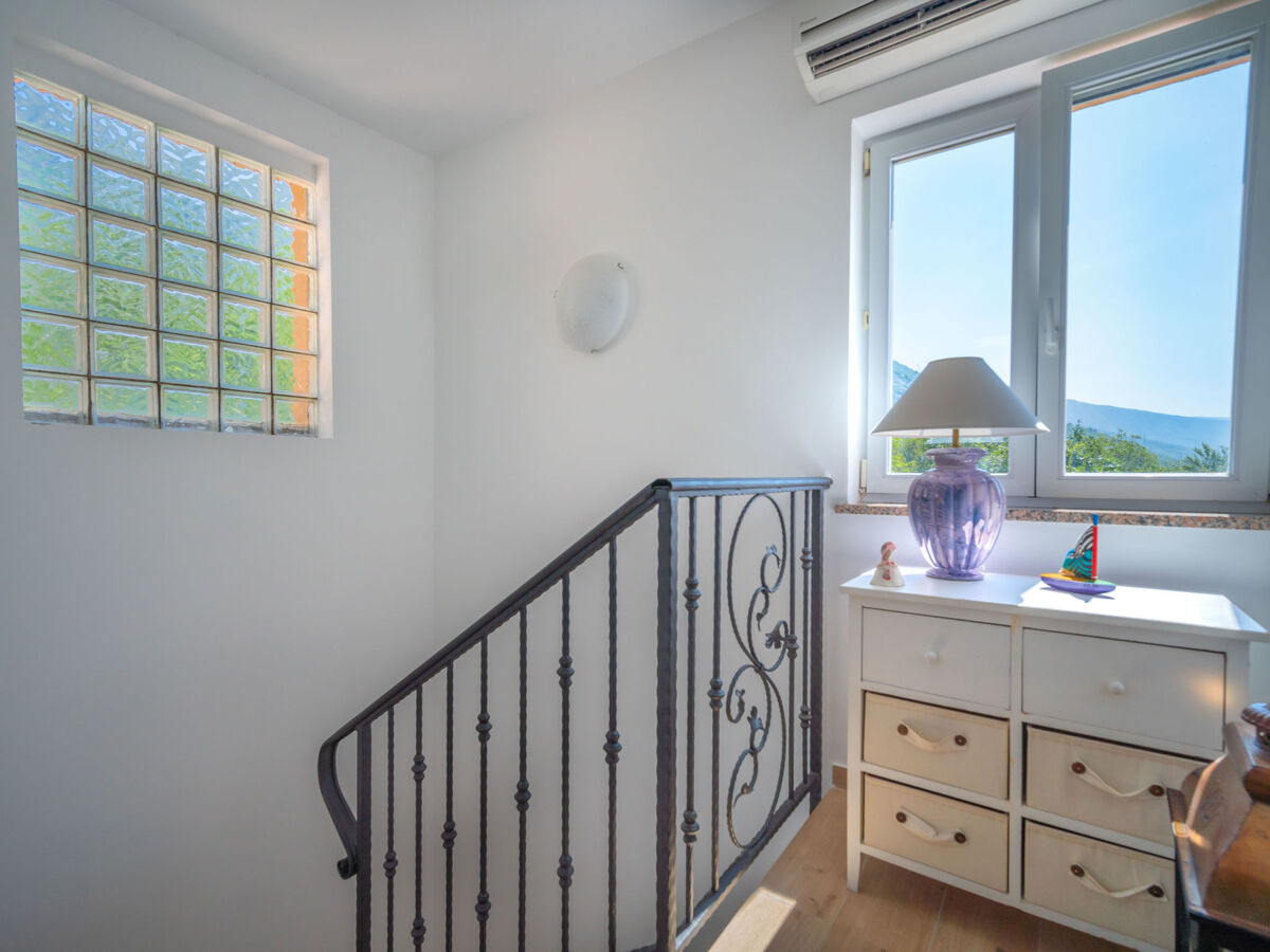 Maison Ivona : piscine privée et terrasse 9 km de la mer - Photo 17