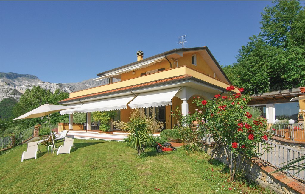 Maison 8 pers. avec piscine, jacuzzi et vue mer en Toscane - Photo 9
