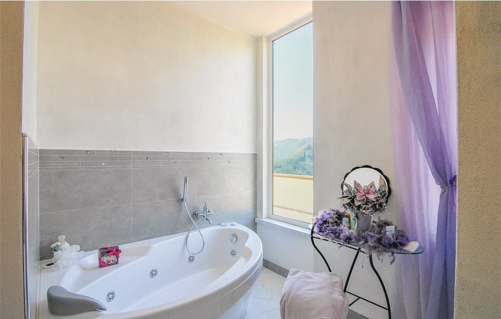 Maison 8 pers. avec piscine, jacuzzi et vue mer en Toscane - Photo 27