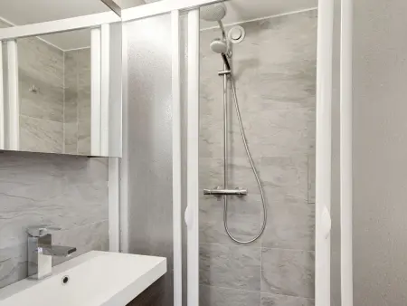 Studio rénové 14 m² à Tignes, au bord du lac : photo 3