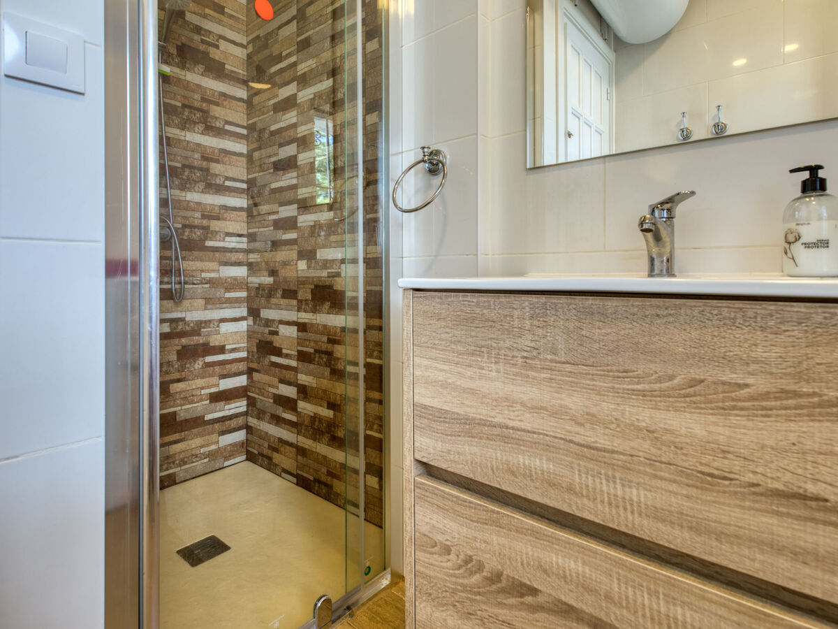 Albaranas - Appartement 45 m² à 50 m de la plage - Photo 14