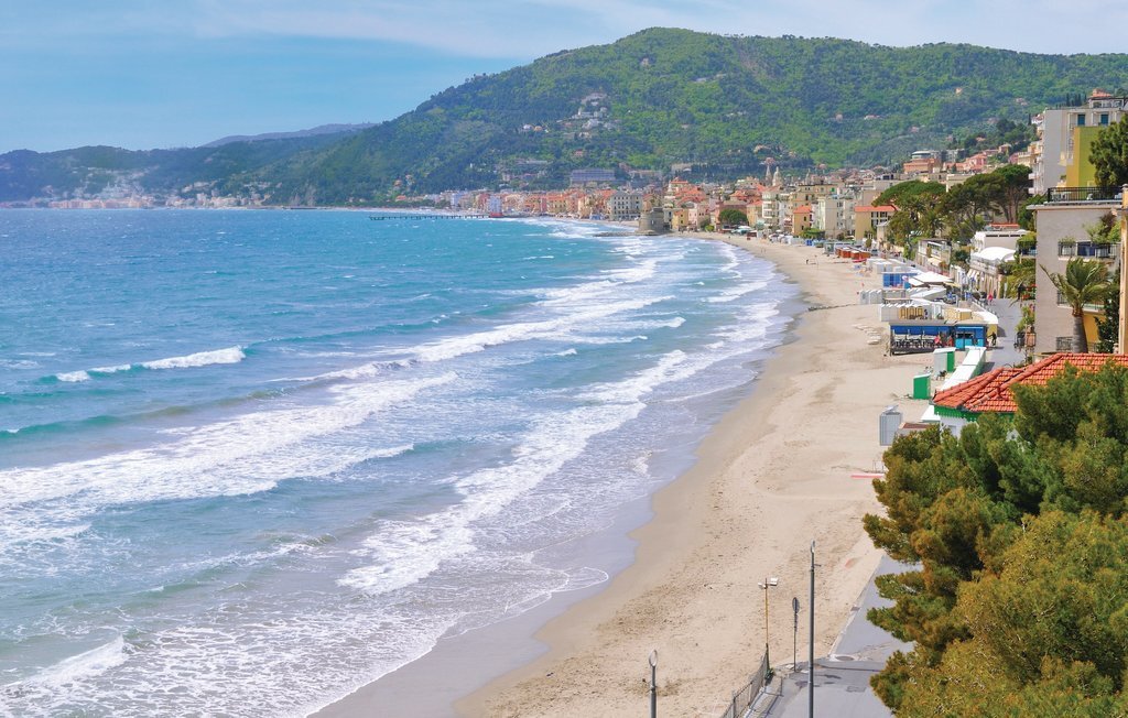 Maison en tour du 17e siècle à Poggi, 1,8 km des plages - Photo 17