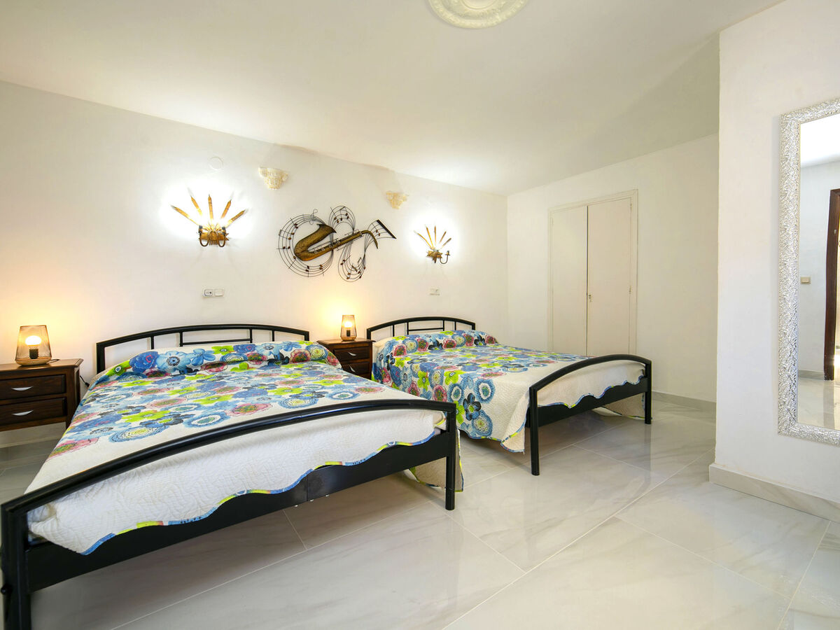 Maison Richelieu à Calpe – piscine privée, terrain 1 200 m² - Photo 11