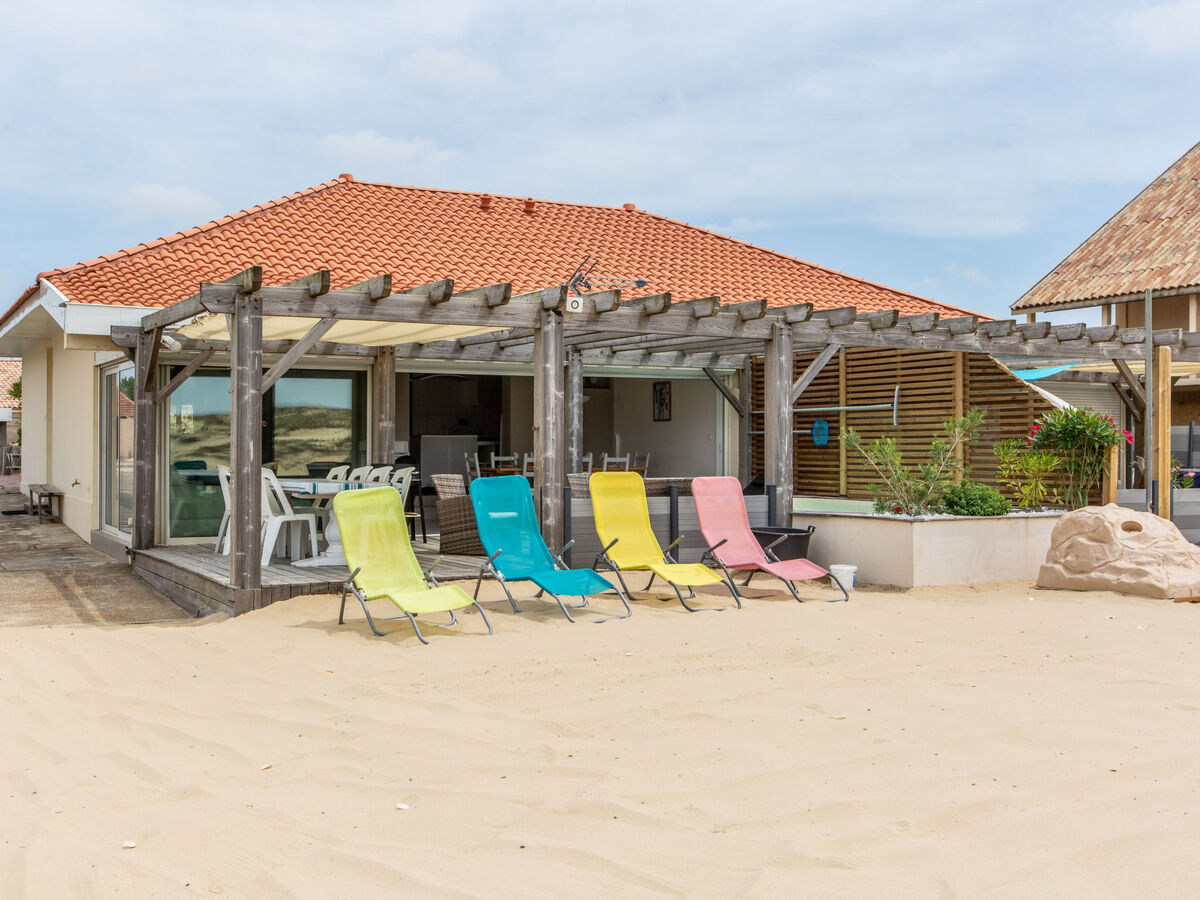 Les Baïnes – Maison jumelée avec piscine à 300 m de la mer - Photo 1
