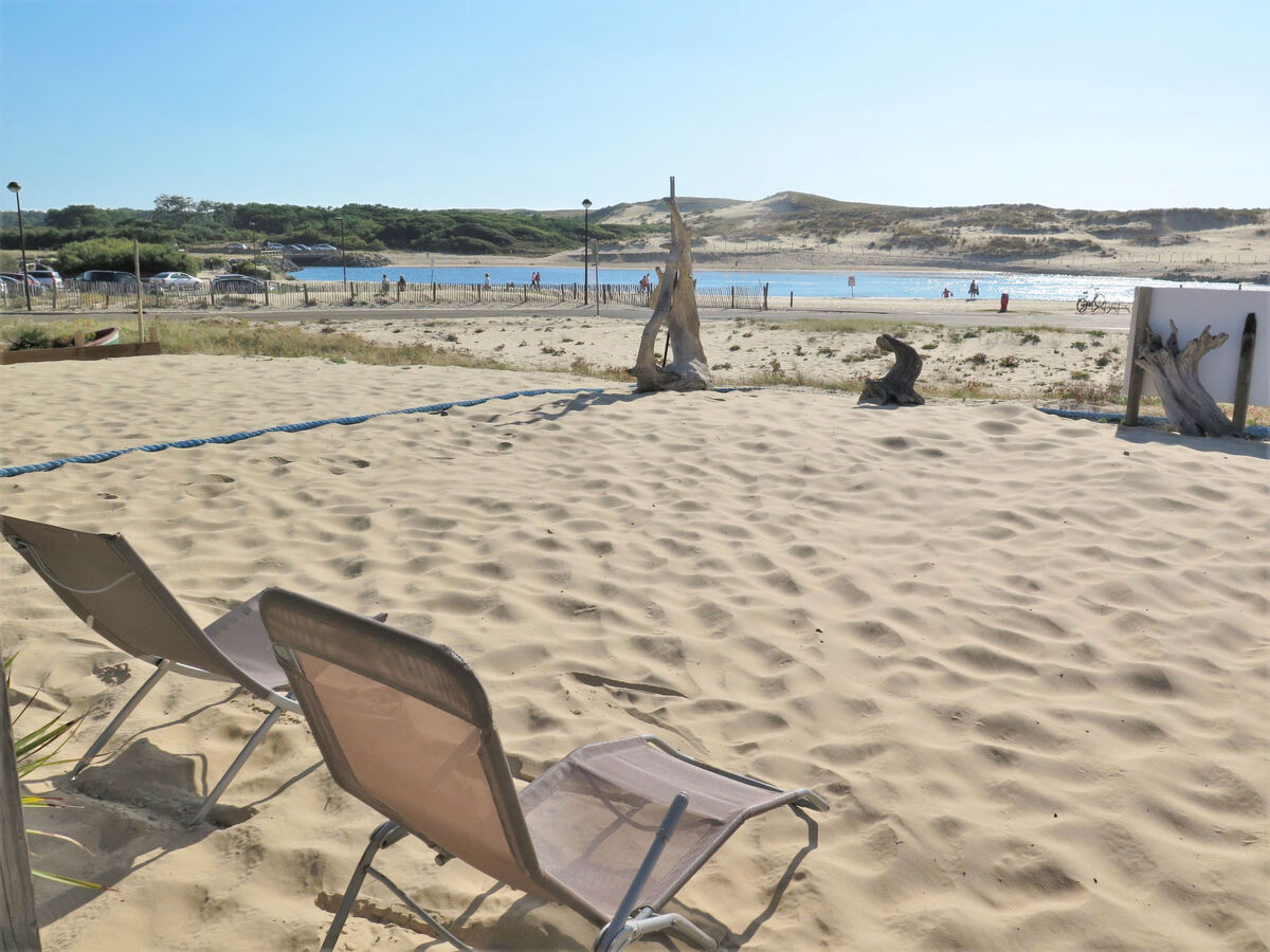 Les Baïnes – Maison jumelée avec piscine à 300 m de la mer - Photo 3