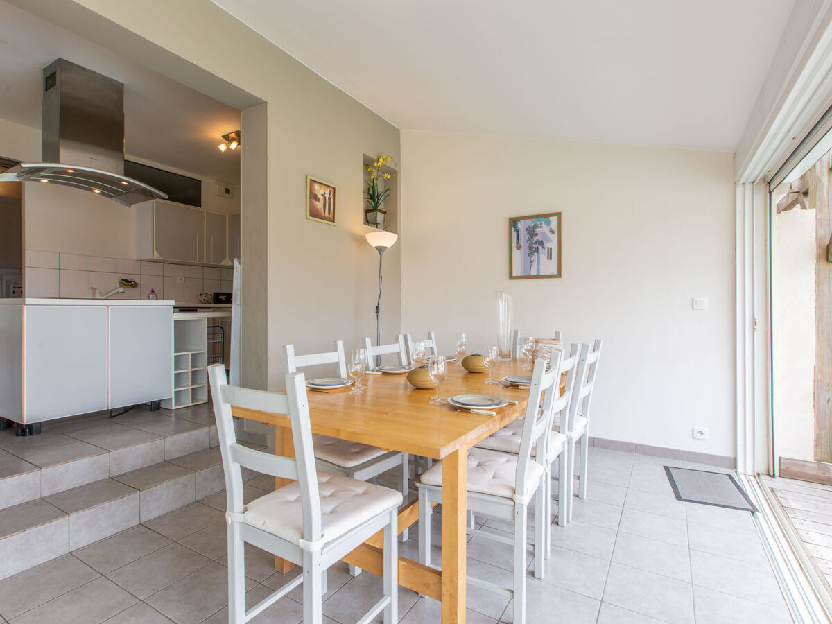 Les Baïnes – Maison jumelée avec piscine à 300 m de la mer - Photo 11