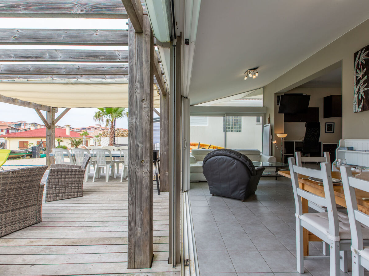 Les Baïnes – Maison jumelée avec piscine à 300 m de la mer - Photo 14