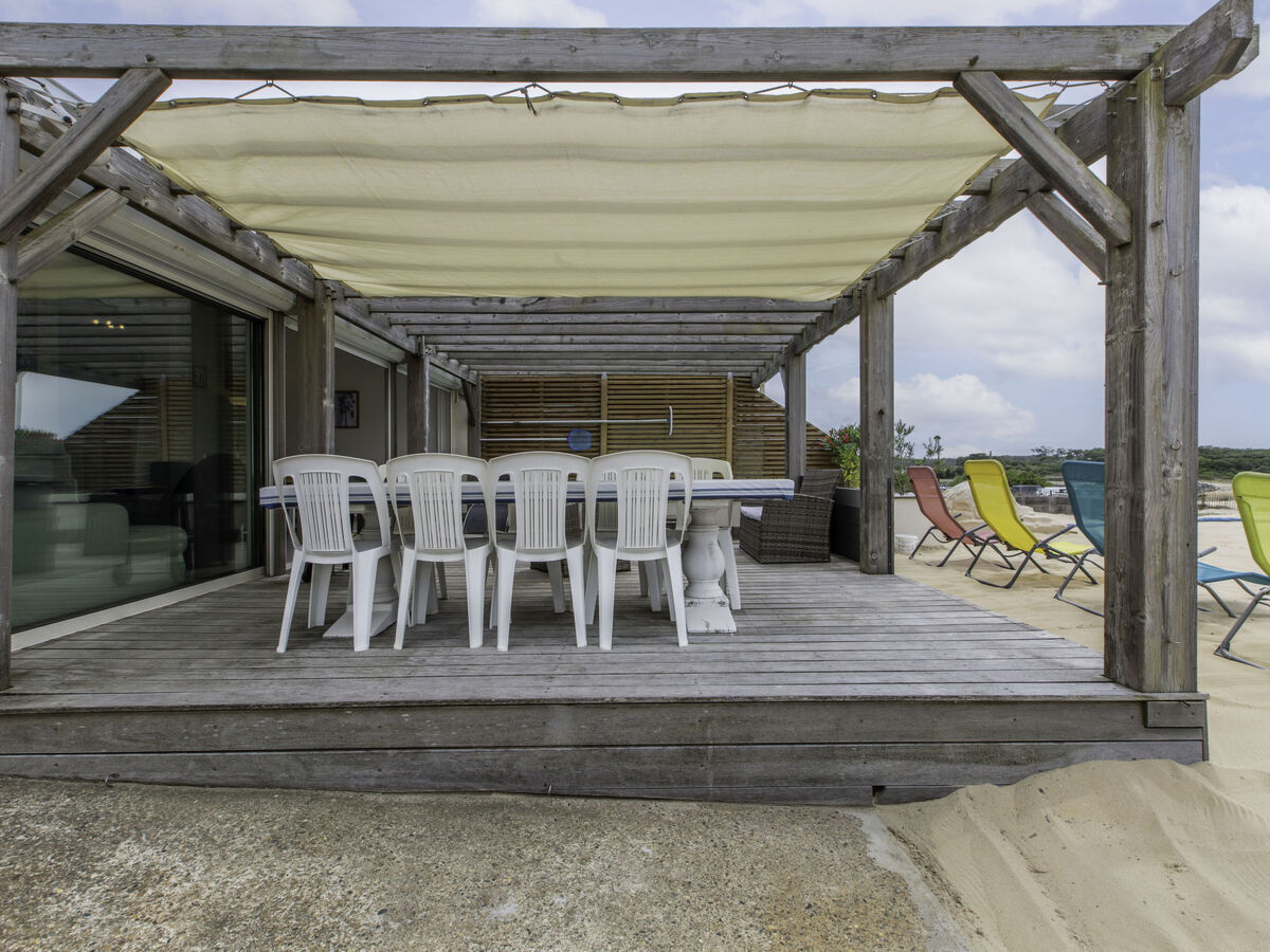 Les Baïnes – Maison jumelée avec piscine à 300 m de la mer - Photo 22