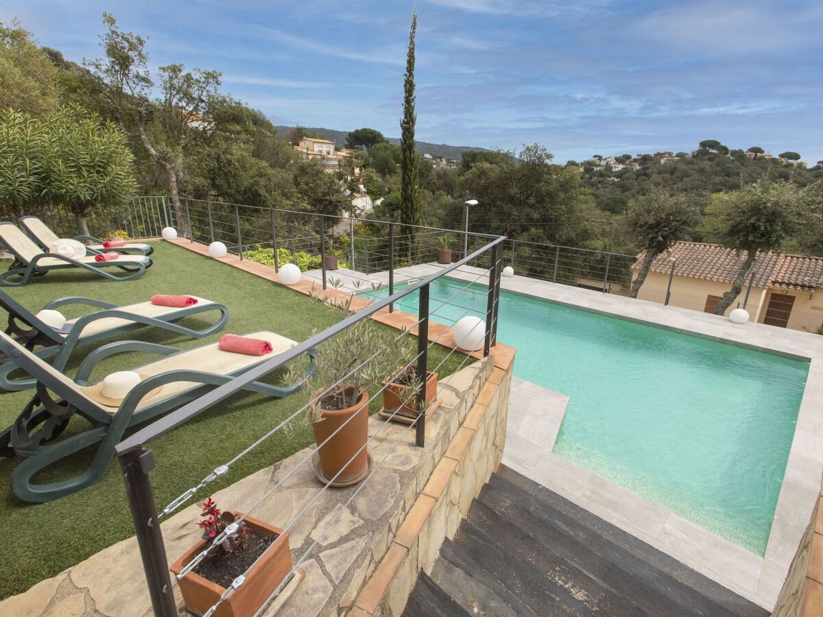 Maison Gloria à Calonge – piscine sel, jardin et vue montagne - Photo 5