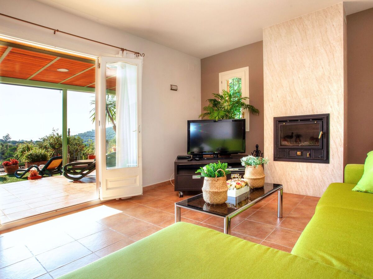 Maison Gloria à Calonge – piscine sel, jardin et vue montagne - Photo 11