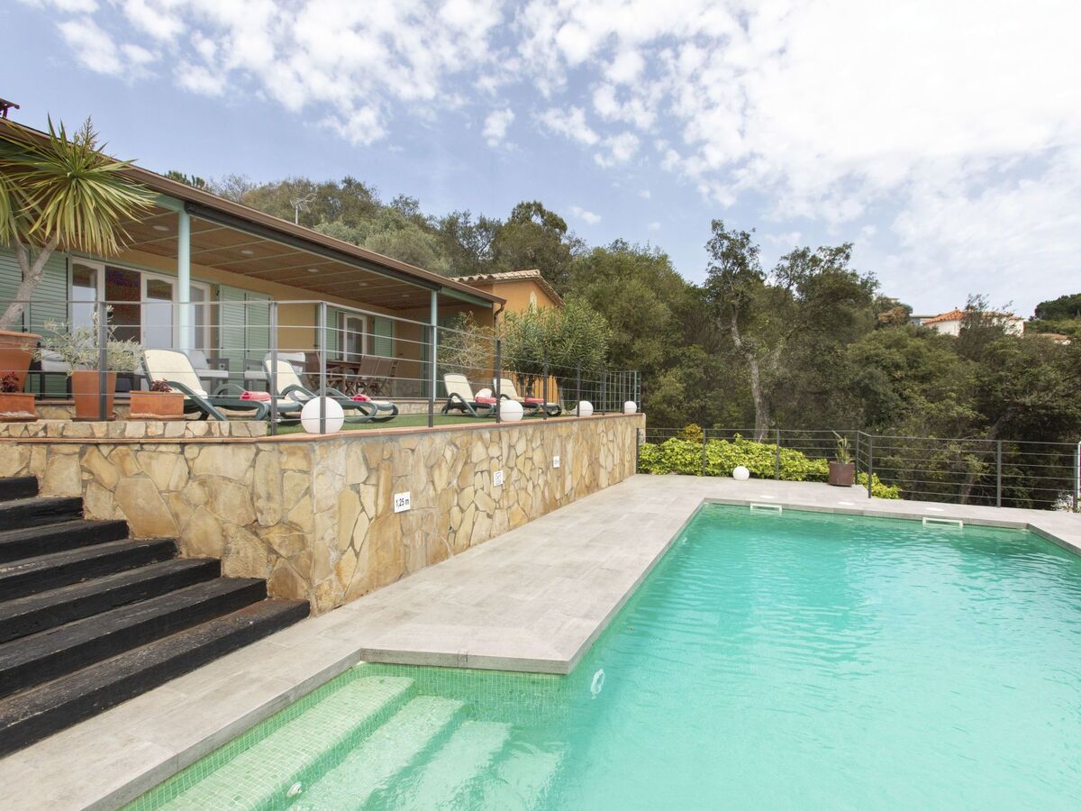 Maison Gloria à Calonge – piscine sel, jardin et vue montagne - Photo 17