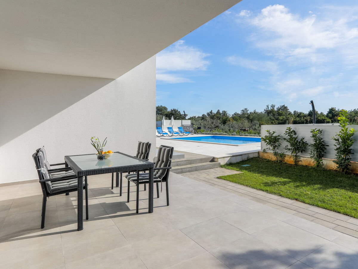 Villa Tonka à Nova Vas : maison 5 chambres avec piscine privée - Photo 6