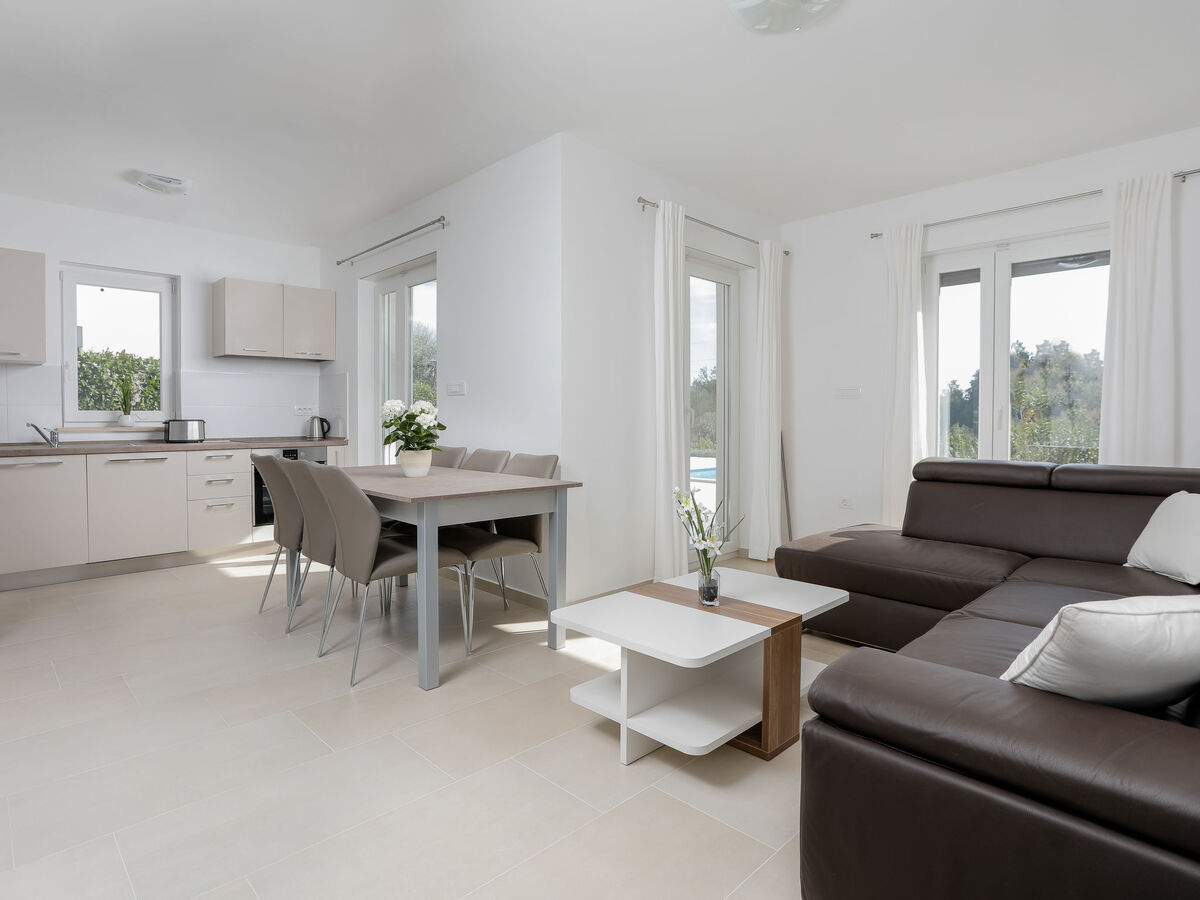 Villa Tonka à Nova Vas : maison 5 chambres avec piscine privée - Photo 8