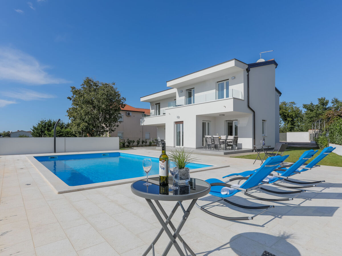 Villa Tonka à Nova Vas : maison 5 chambres avec piscine privée - Photo 12