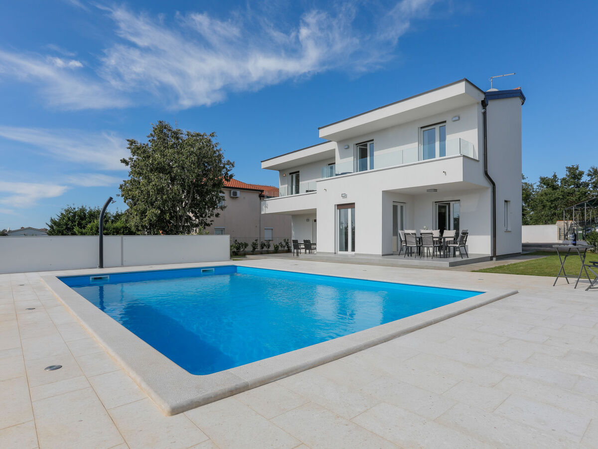 Villa Tonka à Nova Vas : maison 5 chambres avec piscine privée - Photo 18