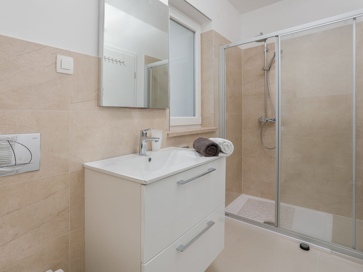 Villa Tonka à Nova Vas : maison 5 chambres avec piscine privée - Photo 27