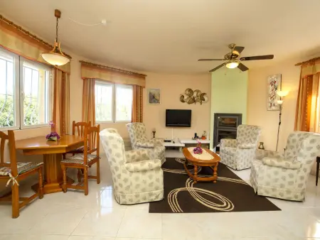 Maison Lucien Marie à Calpe – piscine privée, 140 m² : photo 4