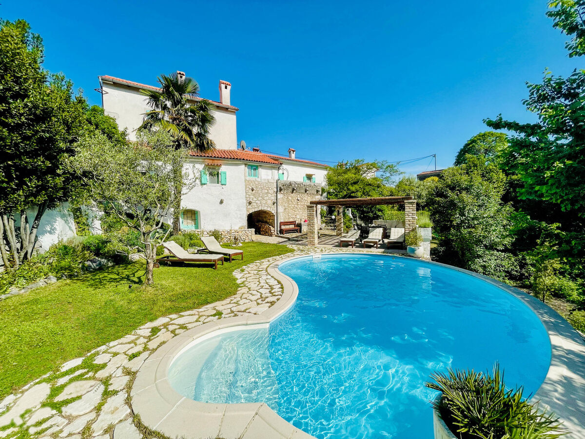 Luna, maison 8 pers. avec piscine privée à Brseč - Photo 1