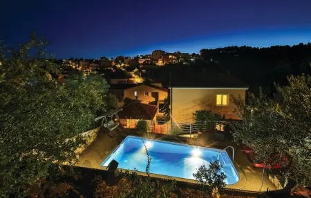 Location appartement à Okrug Gornji