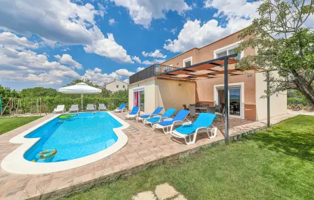 Maison 10 personnes à Kastel Kambelovac - Photo 1