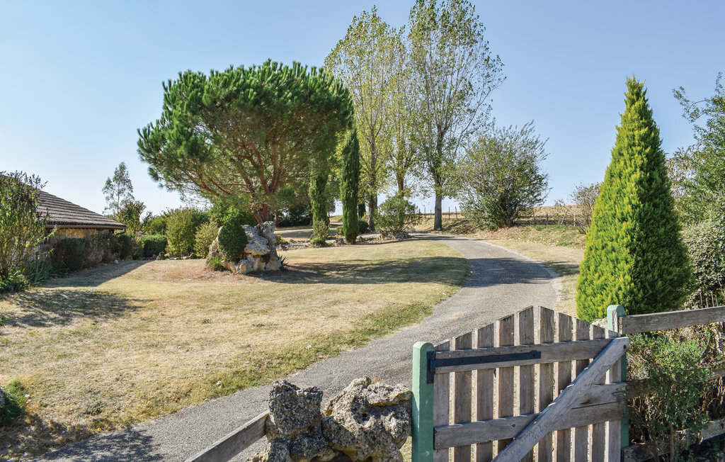 Maison jumelée en pierre avec piscine partagée - Photo 12