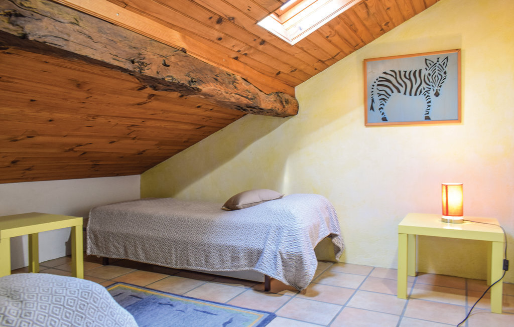 Maison jumelée en pierre avec piscine partagée - Photo 18