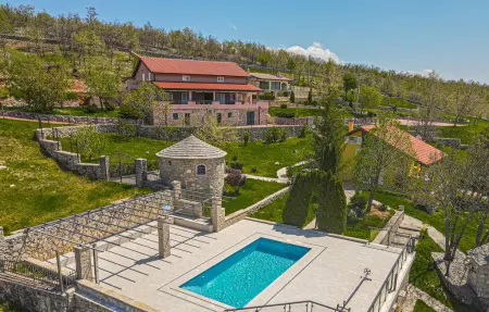 Location maison à Kijevo