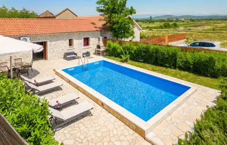 Location maison à Lisane Tinjske