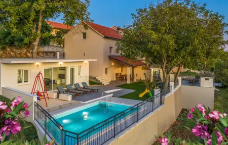 Location maison à Vinjani Donji