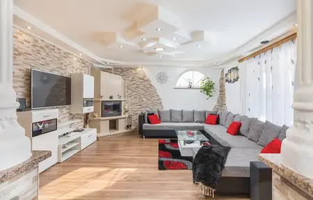Location Maison 9 personnes à Nedescina - Photo 1