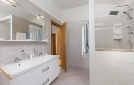 Location Maison 9 personnes à Nedescina - Photo 32
