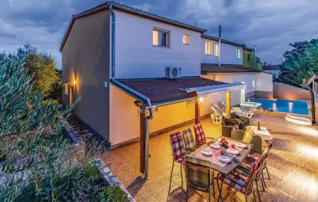 Location maison à Pavicini