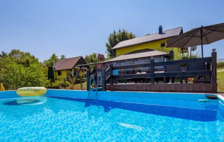 Maison 6 personnes à Plaski - Photo 1
