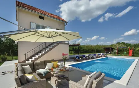 Maison 11 personnes à Karakasica - Photo 10