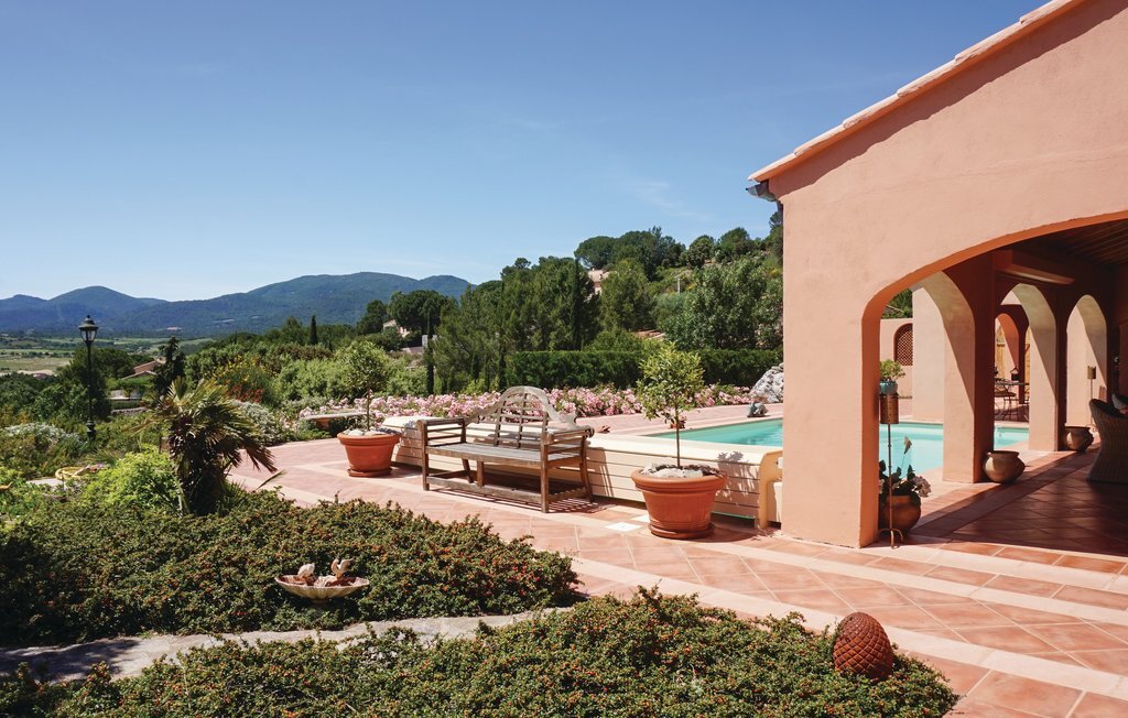 Maison de vacances avec piscine privée à Pierrerue - Photo 1