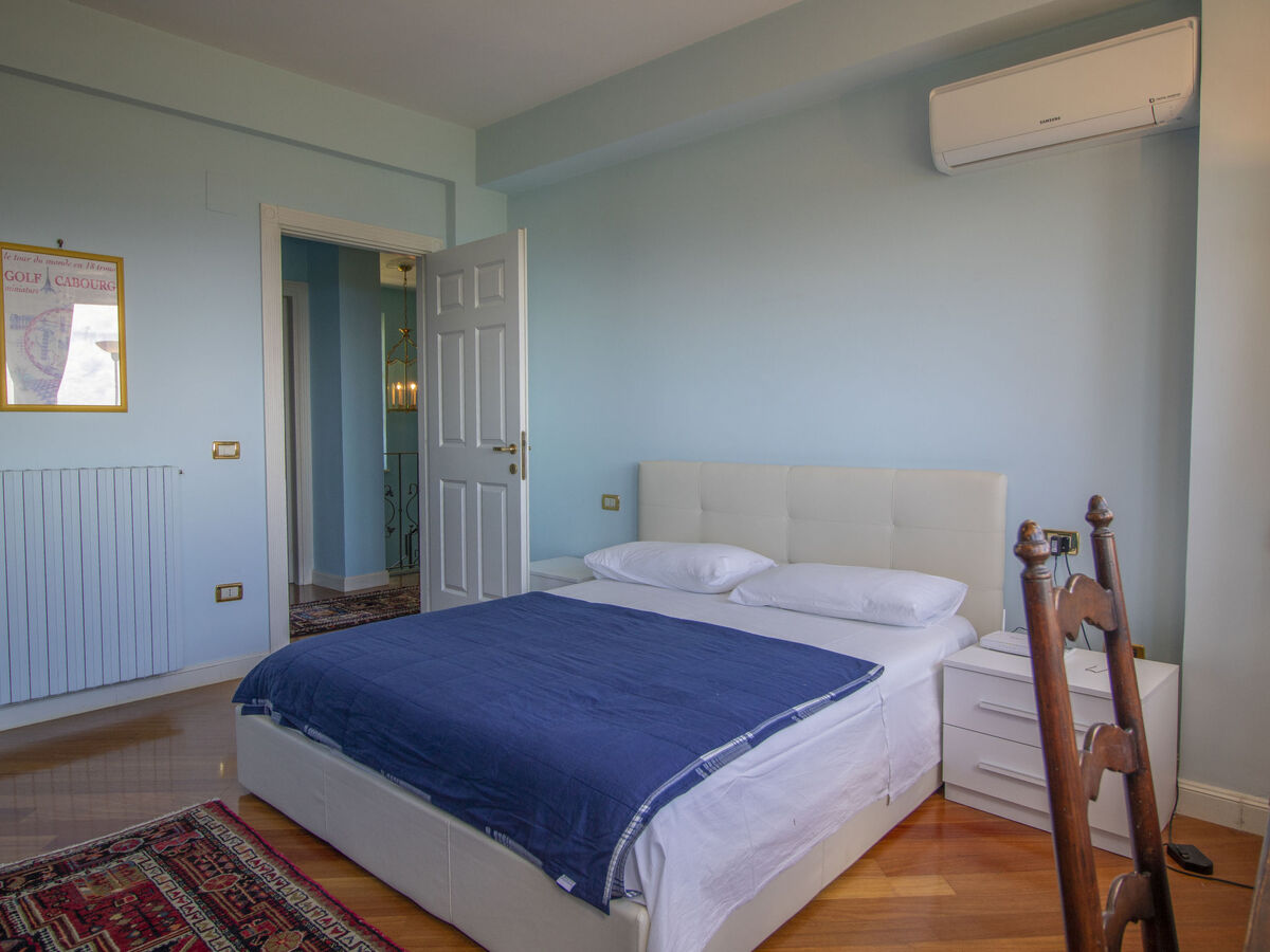 Villa Nicoletta – 500 m², piscine eau salée, vue lac de Bolsena - Photo 22