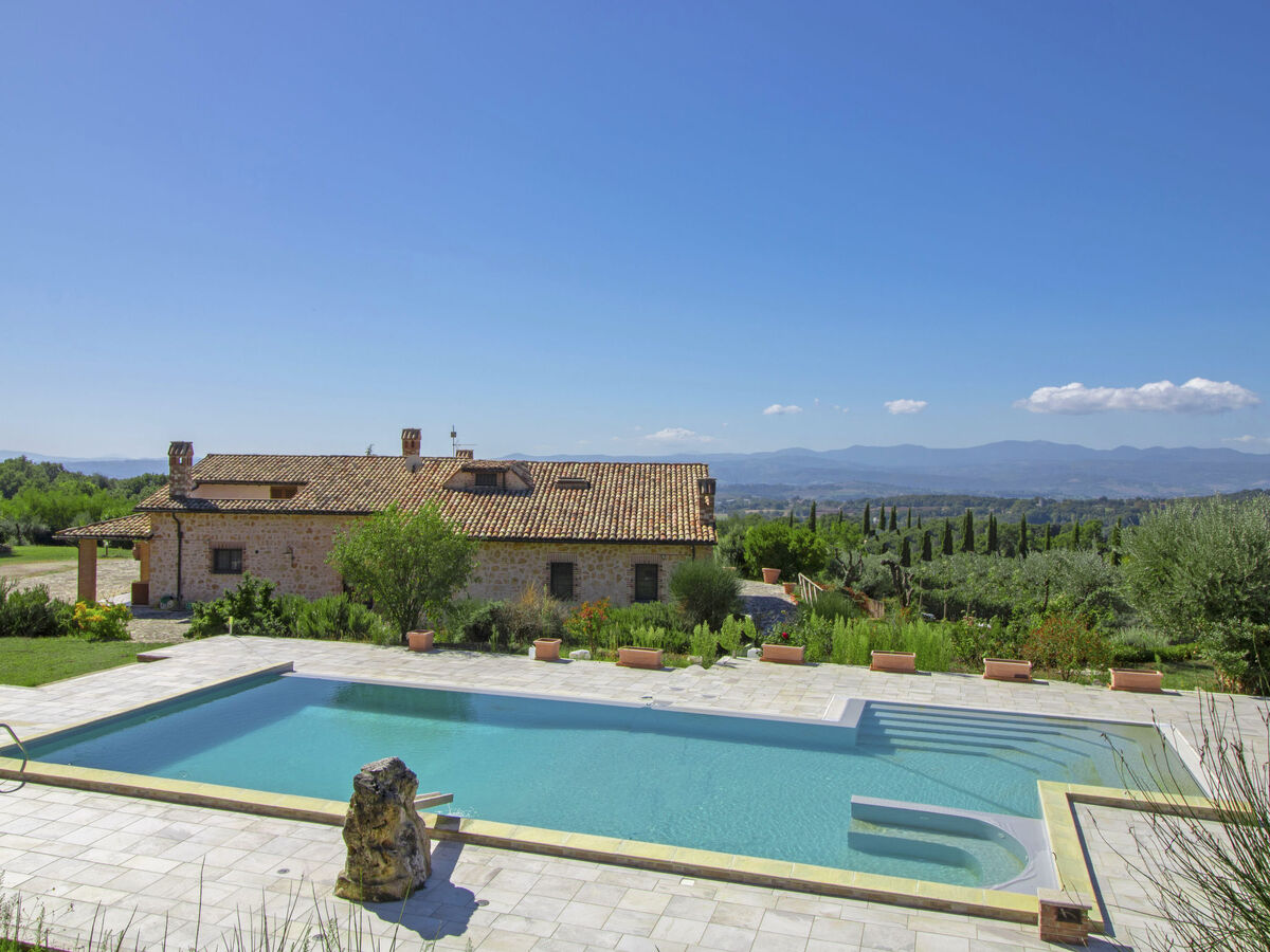Villa La Danza à Todi : 10 pers, piscine 14x7m - Photo 1