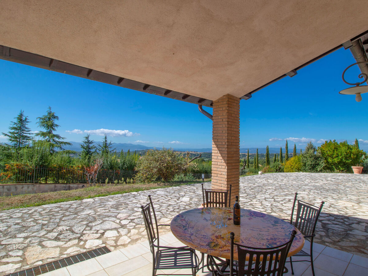 Villa La Danza à Todi : 10 pers, piscine 14x7m - Photo 3