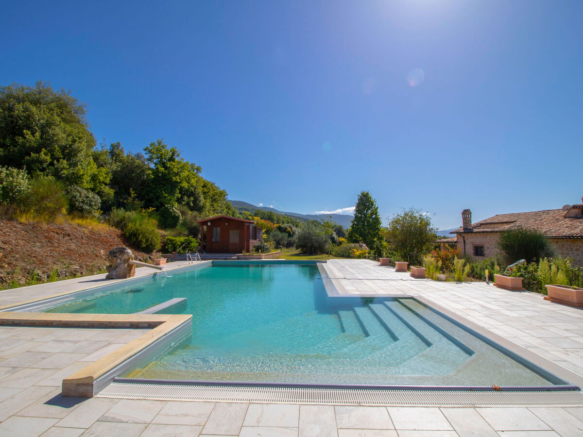 Villa La Danza à Todi : 10 pers, piscine 14x7m - Photo 4