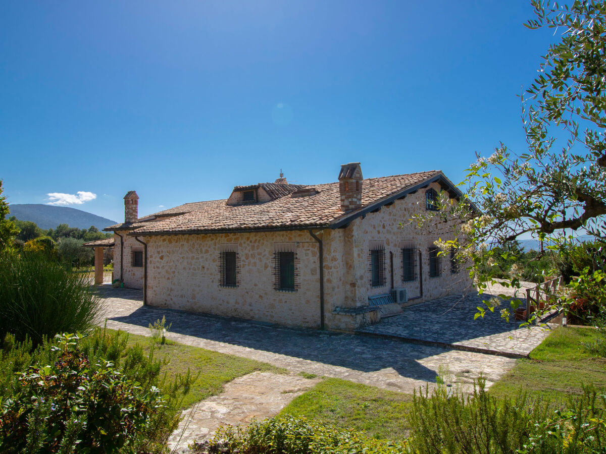 Villa La Danza à Todi : 10 pers, piscine 14x7m - Photo 30