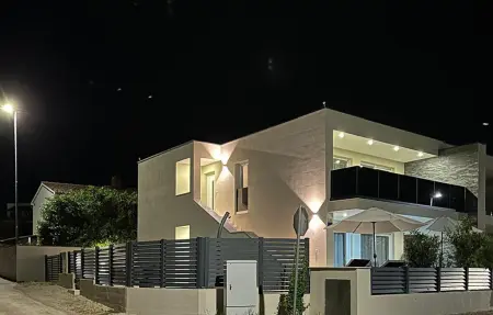 Location maison à Peroj