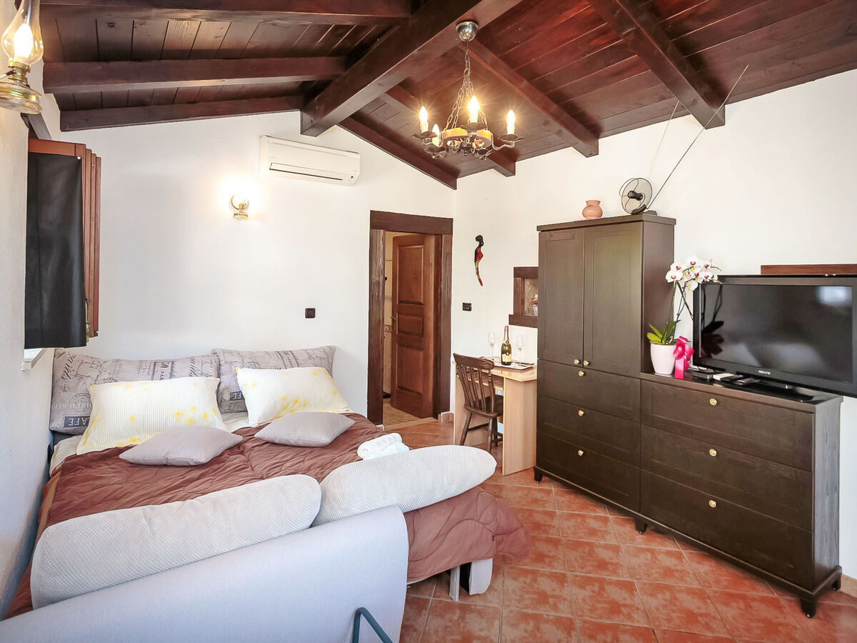 Maison studio Lišera à Rovinjsko Selo, 4,5 km de la mer - Photo 3